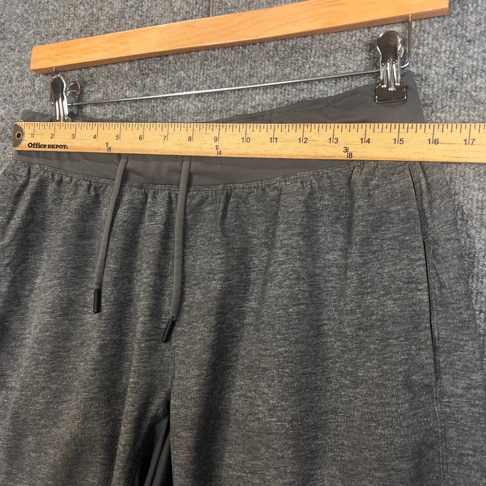Lululemon THE Short Mens L Gray Good Liner Athletic Gym Training